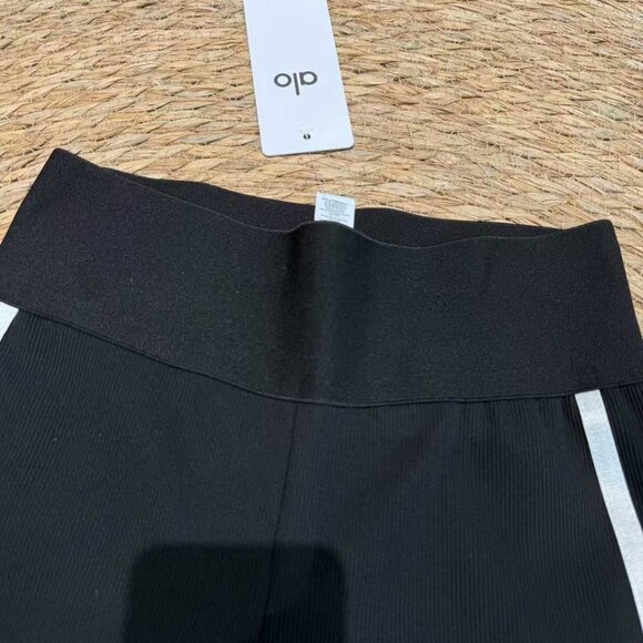 Alo Yoga Ribbed Sweater Knit Highline Flare Pant - Picture 5 of 6